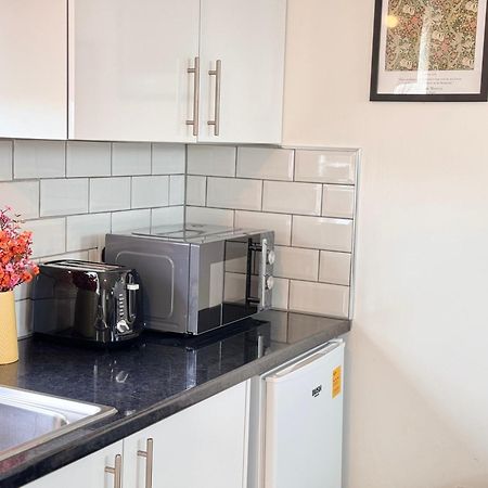 Ideal Studio Loft 30Min To Central London Exterior foto