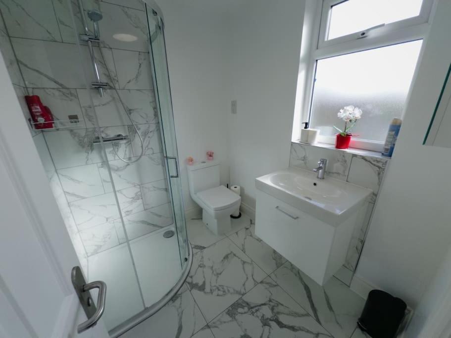 Ideal Studio Loft 30Min To Central London Exterior foto